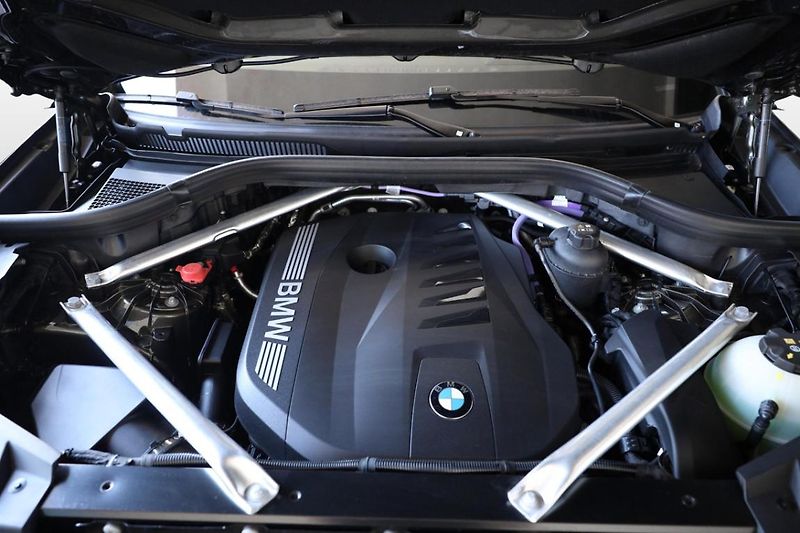 BMW X5 xDrive40i - fotka 9 z 32