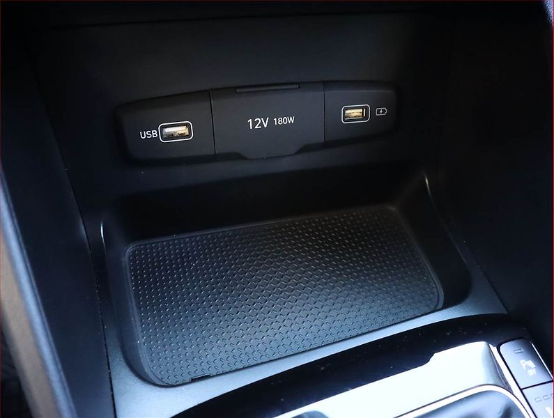 Hyundai Tucson (2021) Family 1.6 T-GDI - fotka 17 z 18
