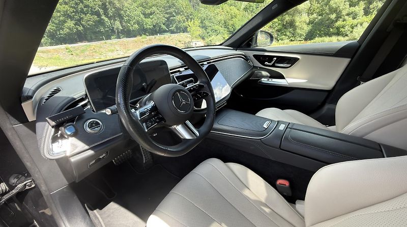 Mercedes-Benz Třídy E (2023) E220d, AMG, TOP výbava, záruk - fotka 8 z 18