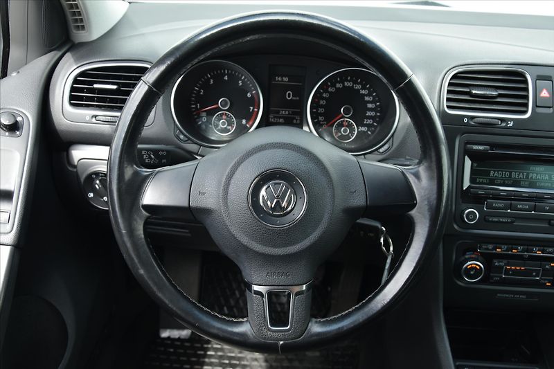 Volkswagen Golf 1.2 TSI 77kW TREND SERVIS. KN. - fotka 14 z 20