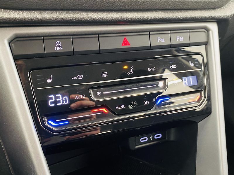 Volkswagen T-Roc 1,0 TSI 81kW Life - fotka 17 z 24