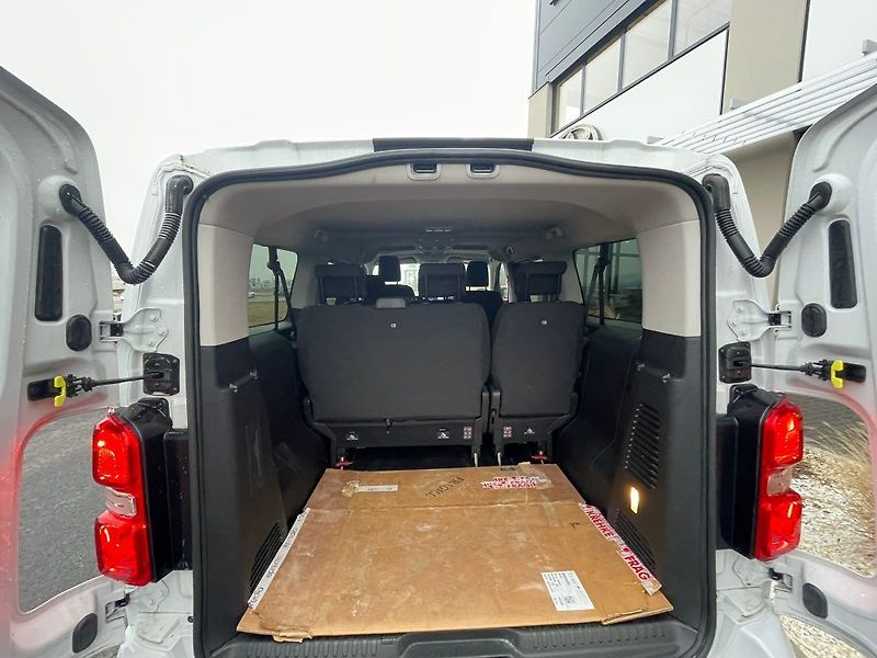 Toyota ProAce Verso 2.0D-4D 144HP M/T Business 8S - fotka 15 z 30