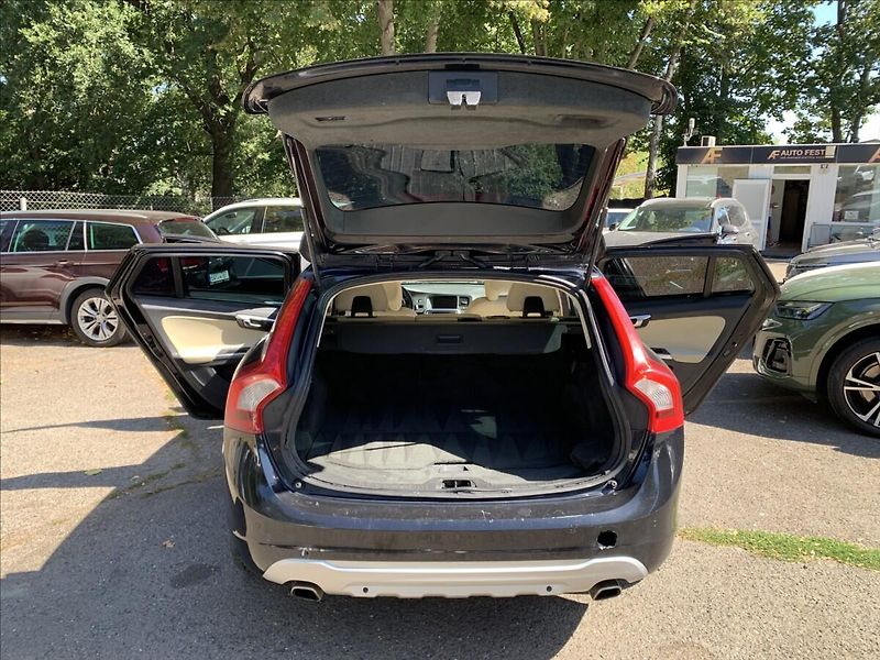 Volvo V60 2,4 D - fotka 16 z 16