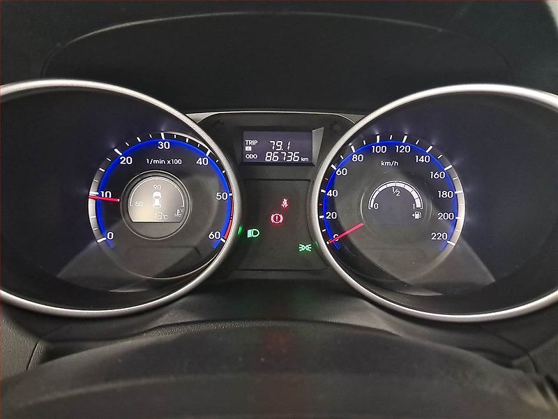 Hyundai ix35 (2015) 1.7 CRDi, Kůže, Tempomat - fotka 11 z 17