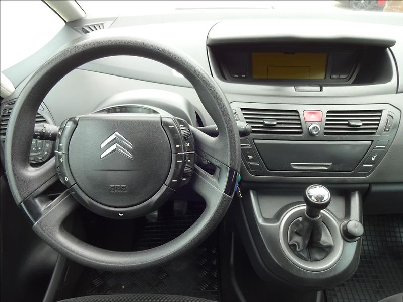 Citroën C4 Picasso 1,6HDI 80kW - fotka 33 z 44