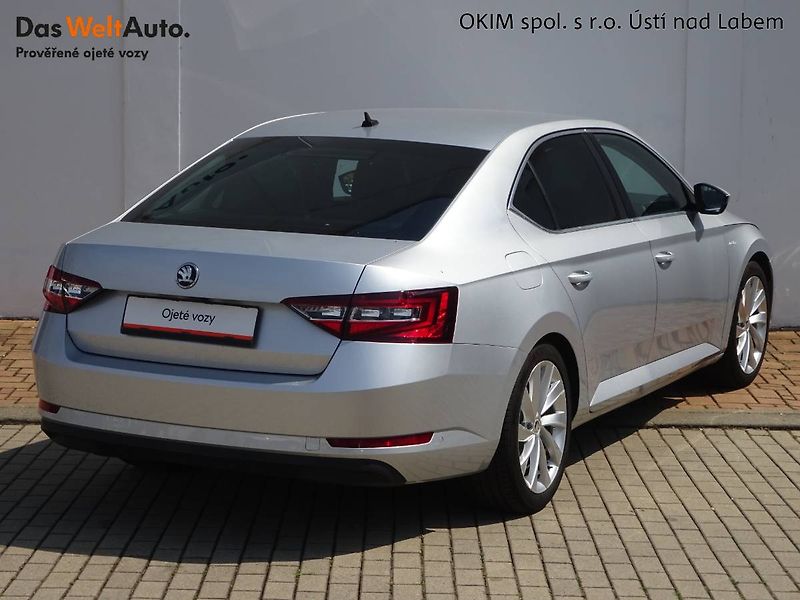 Škoda Superb (2016) 2,0 TDi/ 110kW  DSG  L&K - fotka 2 z 29