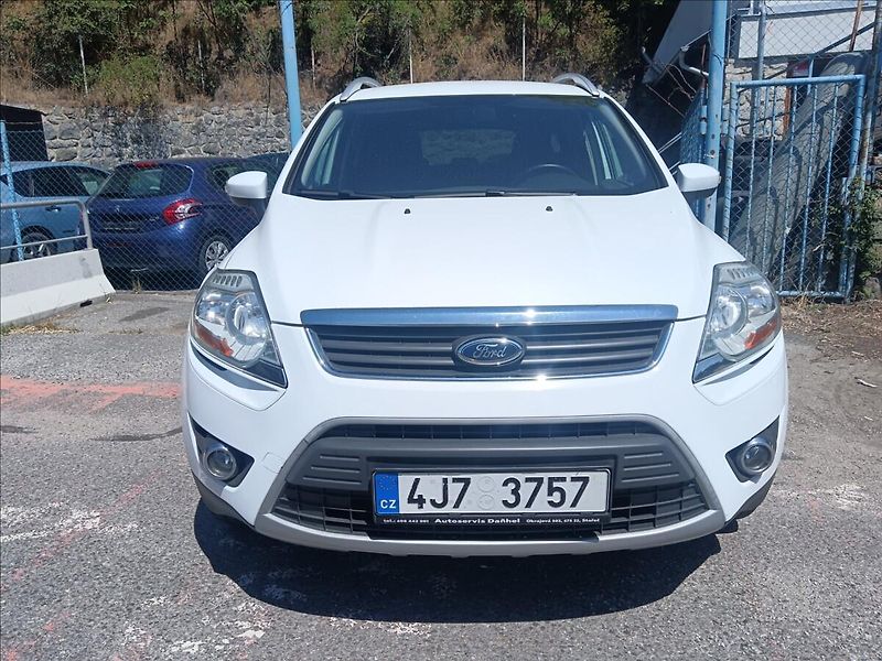 Ford Kuga 2,0 TDCi - fotka 2 z 21