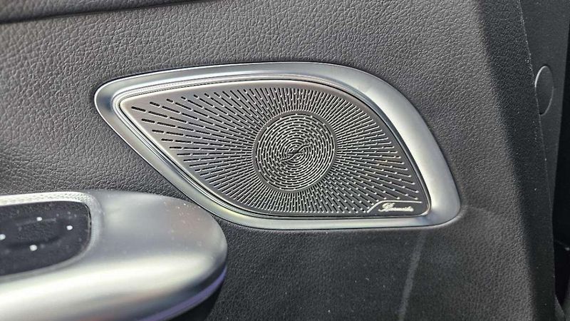 Mercedes-Benz EQE (2023) - fotka 23 z 26