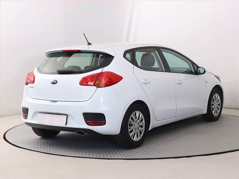 Kia Ceed (2016) 1.4 MPI, Serv.kniha - fotka 5 z 14