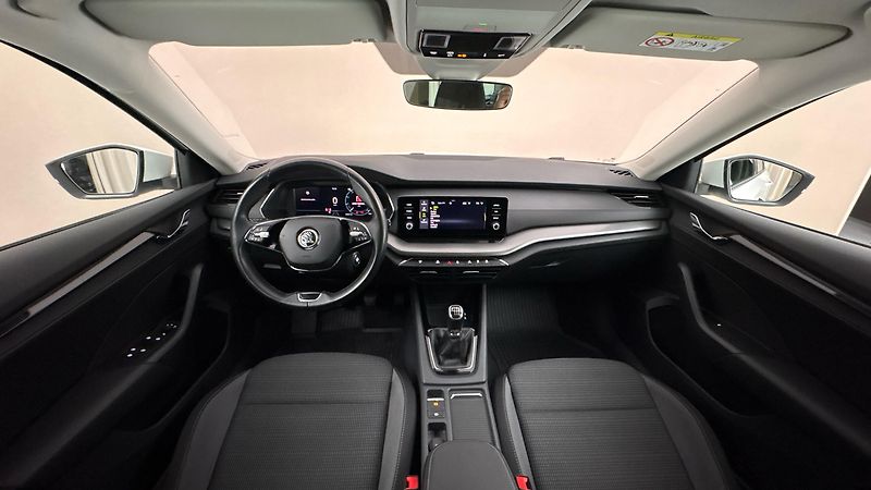 Škoda Octavia 2.0 TDI Ambition Combi - fotka 8 z 27
