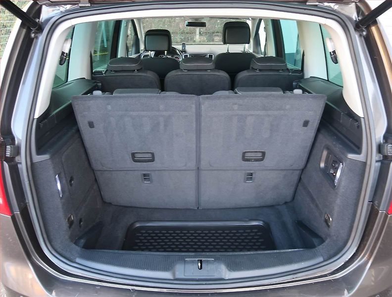 Volkswagen Sharan (2015) 2.0 TDI, Automat, 7 míst, Navi - fotka 27 z 29