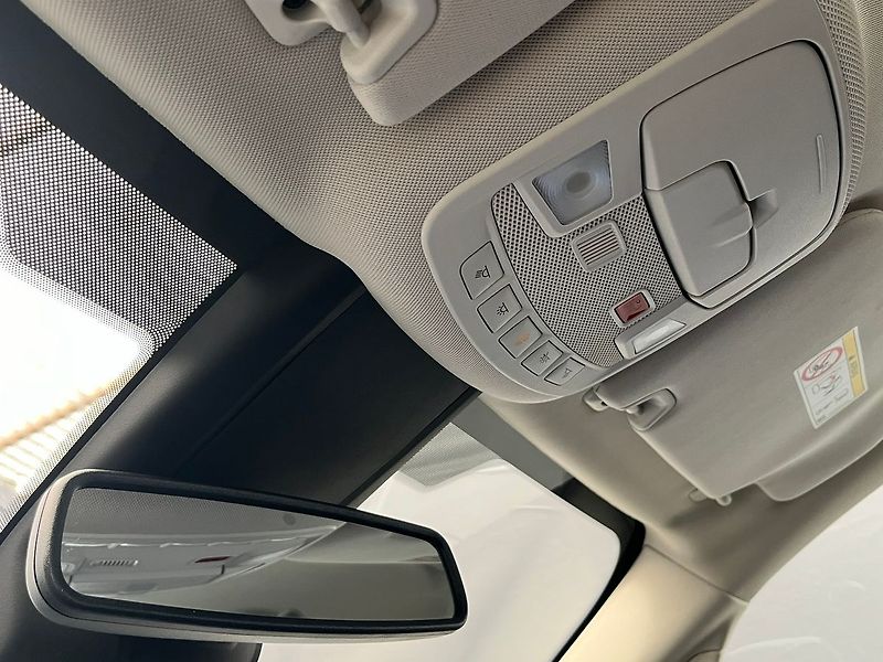 Ford Galaxy 2.5 HEV TITANIUM 7 míst - fotka 26 z 71