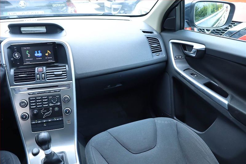 Volvo XC60 (2009) D3, 4X4, Navi, Tempomat - fotka 8 z 19