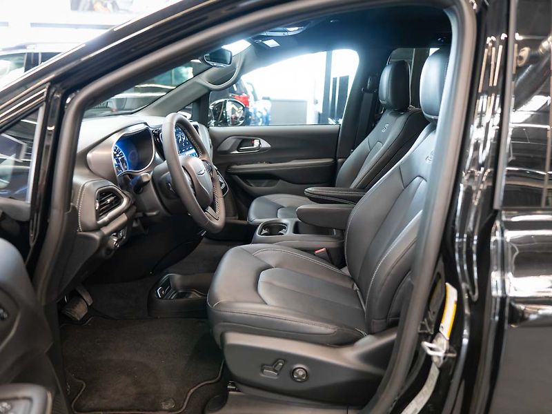 Chrysler Pacifica (2026) 3.6 Select AWD, 360 Cam 2x LCD - fotka 12 z 32