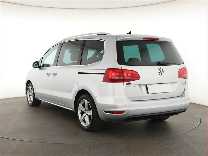 Volkswagen Sharan (2013) 2.0 TDI, Automat, 7 míst, Kůže - fotka 4 z 19