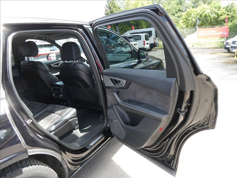Audi Q7 3,0 TDiV6 200kW S-LINE,QUATTRO - fotka 25 z 48