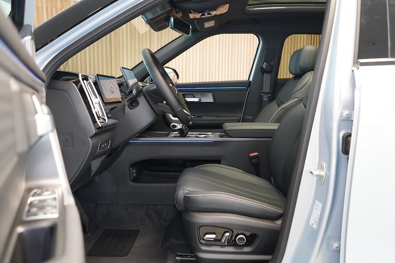 Jaecoo 7 1.6 T-GDI EXCLUSIVE AWD DCT - fotka 12 z 32