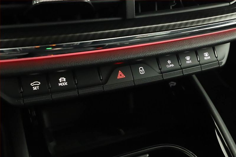 Škoda Enyaq (2023) Sportline iV 60 (62 kWh) - fotka 12 z 19