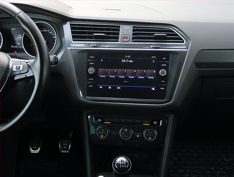 Volkswagen Tiguan (2020) 1.5 TSI, ČR,1.maj, Serv.kniha - fotka 12 z 23