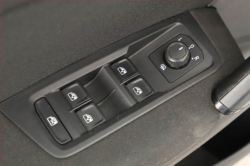 Volkswagen Touran (2017) 1.6 TDI, Navi, Tempomat - fotka 9 z 21