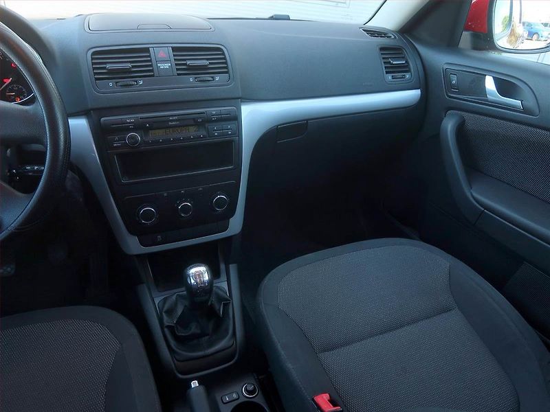 Škoda Yeti (2010) Ambition 1.2 TSI, Serv.kniha - fotka 8 z 16
