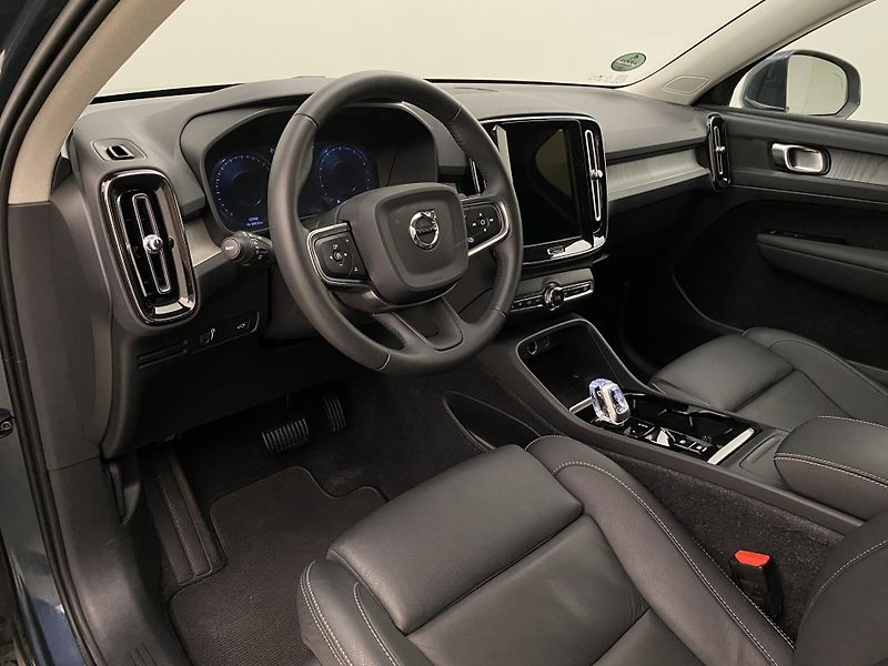 Volvo XC40 B4 AWD INSCRIPTION AUT CZ - fotka 4 z 42