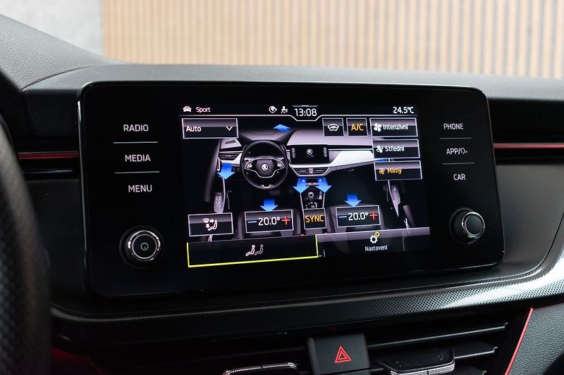 Škoda Kamiq 1.5 TSI MONTE CARLO*TAŽNÉ*ČR* - fotka 30 z 47