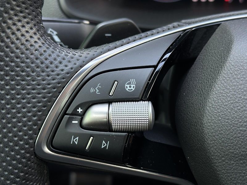Škoda Karoq 1.5TSi DSG 150PS Sportline Mat - fotka 17 z 39