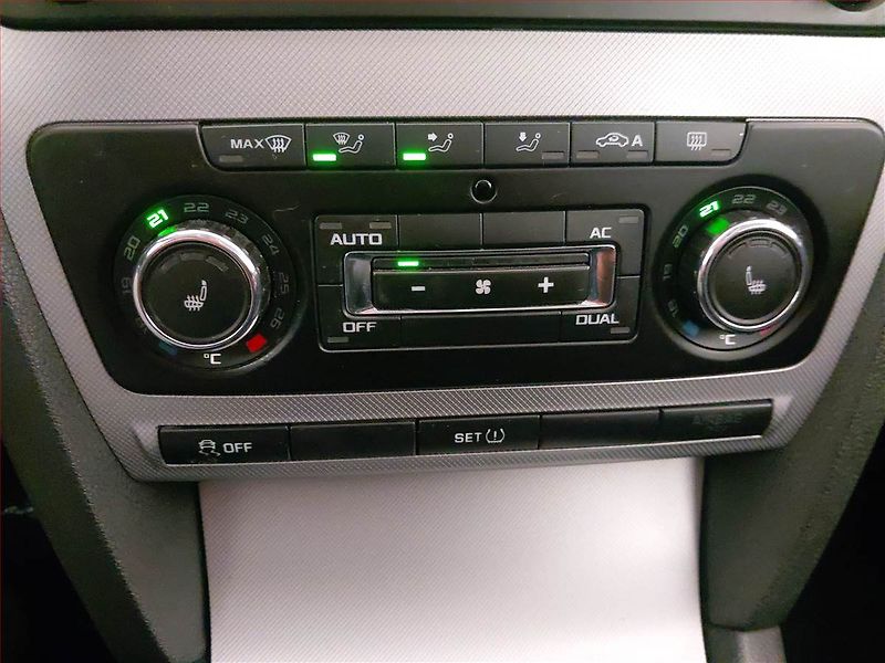 Škoda Octavia (2011) Elegance 2.0 TDI, Serv.kniha - fotka 13 z 19