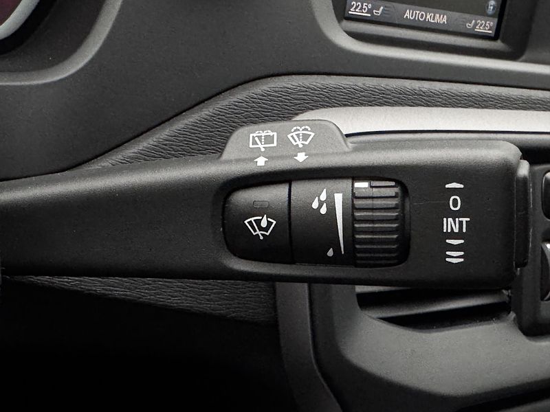 Volvo V40 T2 KINETIC CZ 1.maj REZERVACE - fotka 24 z 40