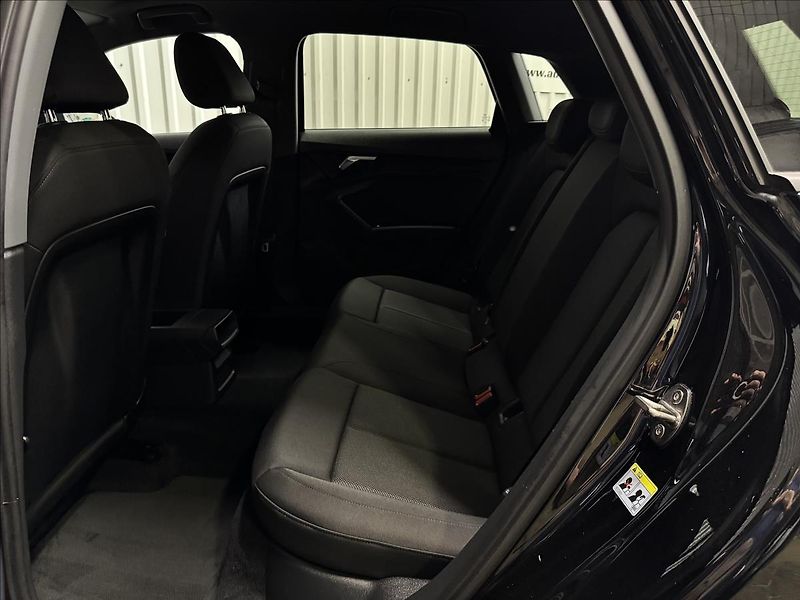 Audi A3 35TDI 110kW 2XALU MATRIX LED - fotka 31 z 41