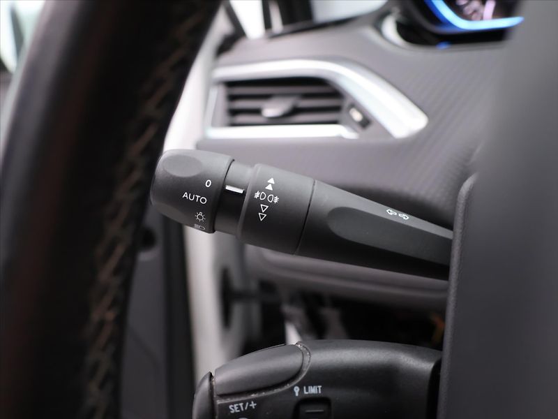 Peugeot 2008 1,6 HDI 73kW CZ - fotka 15 z 29