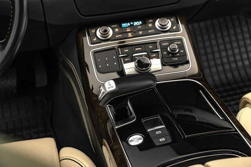 Audi A8 6,3 W12 L Max výbava - fotka 18 z 31