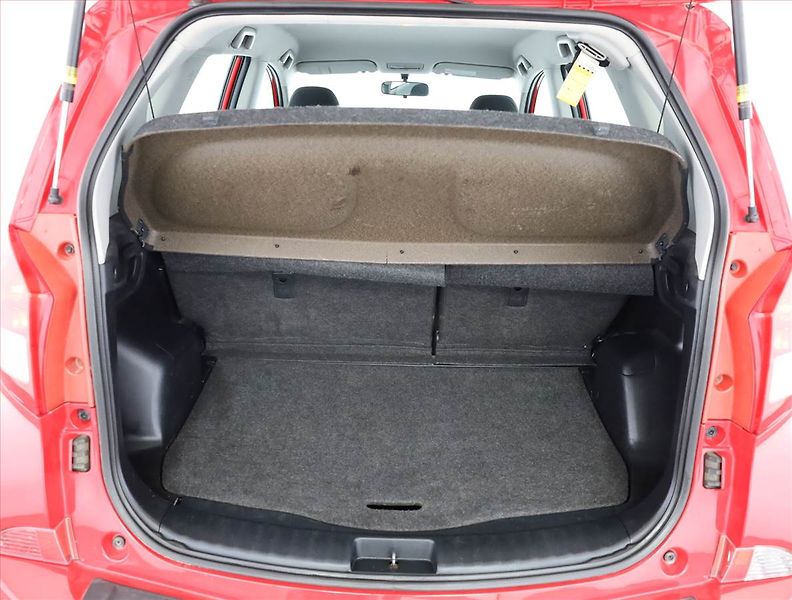 Subaru Trezia (2011) 1.4 D-4D, Serv.kniha, po STK - fotka 14 z 15