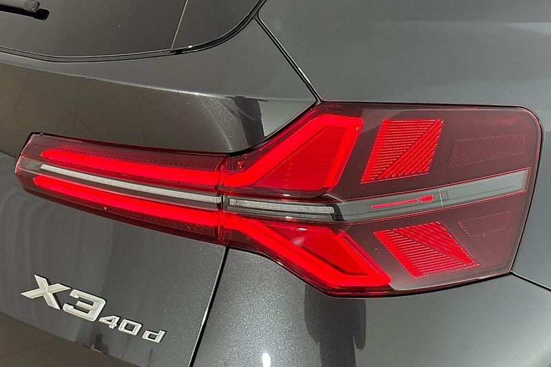 BMW X3 xDrive40d - fotka 5 z 26