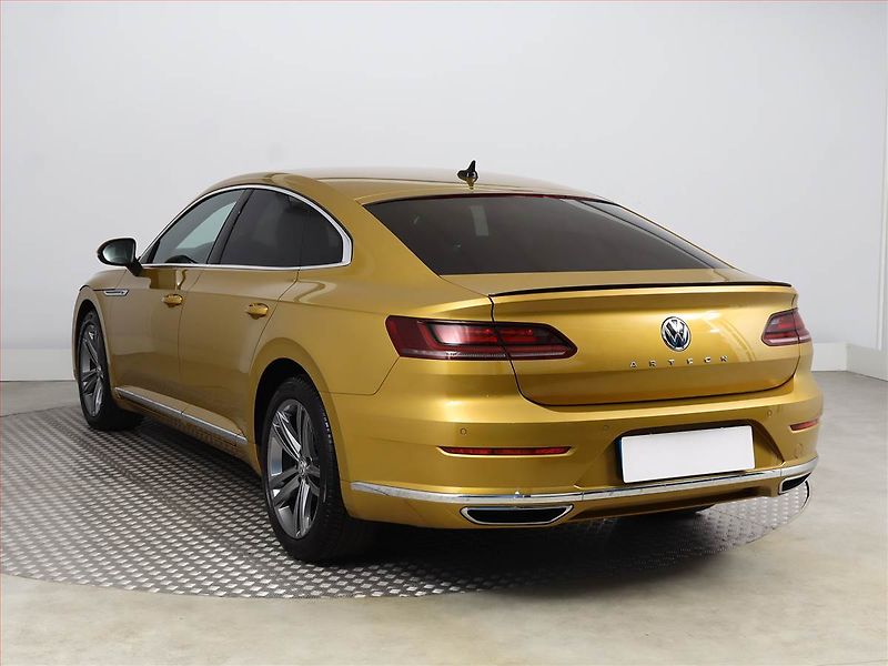 Volkswagen Arteon (2019) R-line 2.0 TSI - fotka 4 z 22