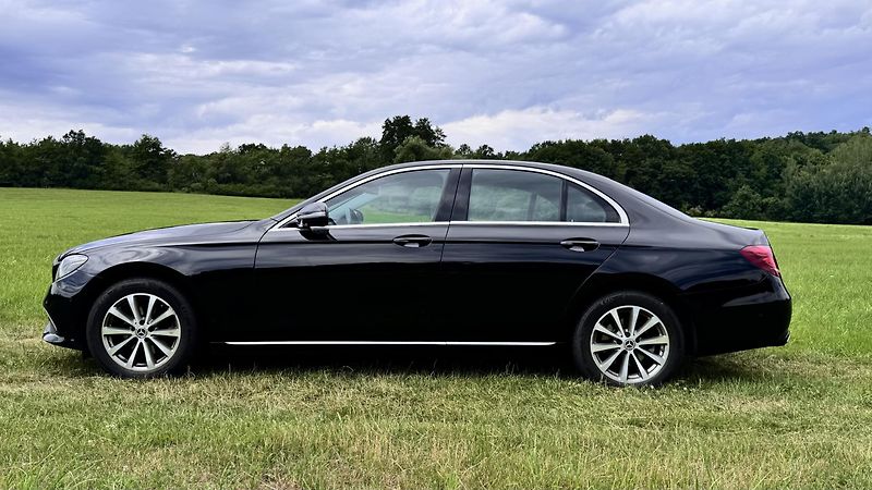 Mercedes-Benz Třídy E (2019) pravidelný servis, hezký stav - fotka 5 z 20