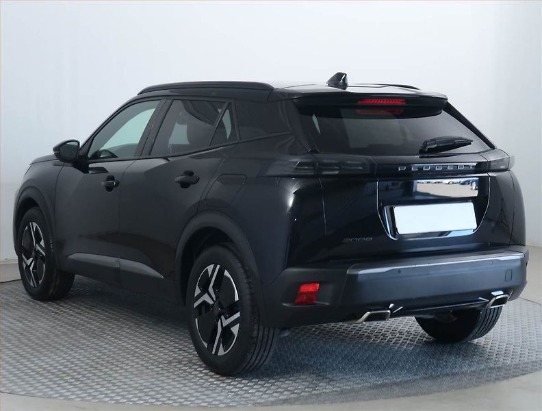 Peugeot 2008 (2025) Allure 1.2 PureTech - fotka 4 z 18