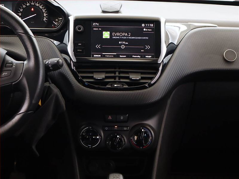 Peugeot 2008 (2018) 1.2 PureTech, ČR,1.maj - fotka 9 z 9