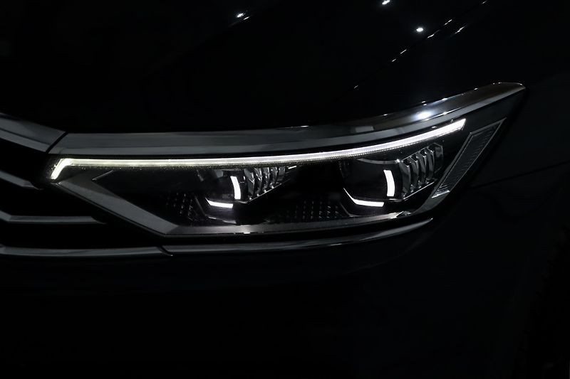 Volkswagen Passat B8 Facelift 1.5 TSI 110 kW DSG - fotka 8 z 36