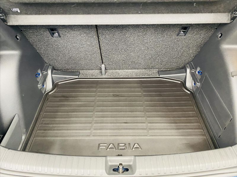Škoda Fabia 1,0 MPI 59kW Selection - fotka 23 z 24