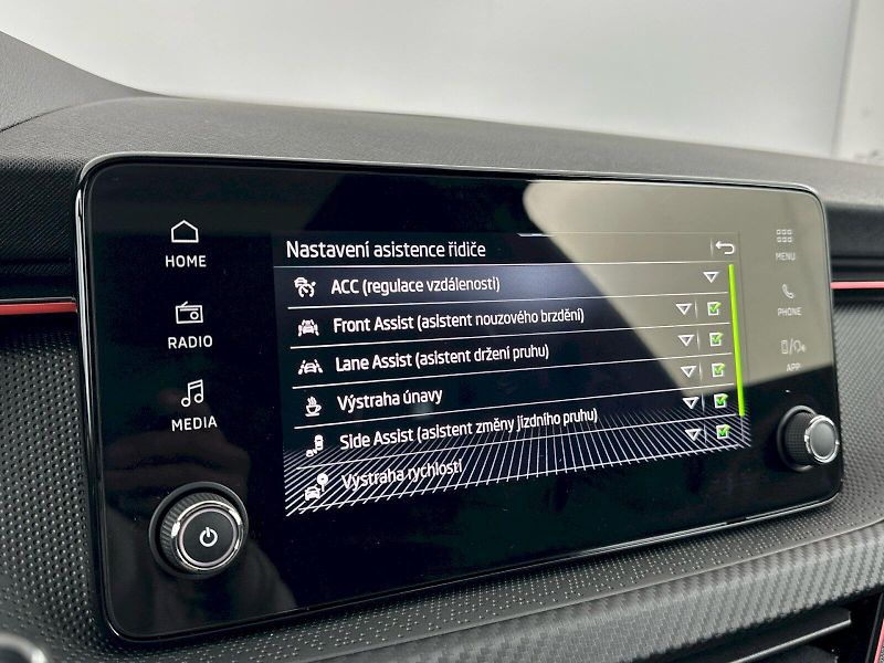 Škoda Kamiq (2025) DSG 1.5TSI 110kW Monte Carlo - fotka 13 z 33