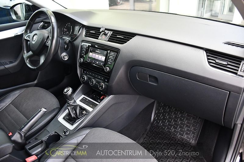 Škoda Octavia 2.0TDi PDC KESSY  - fotka 13 z 38