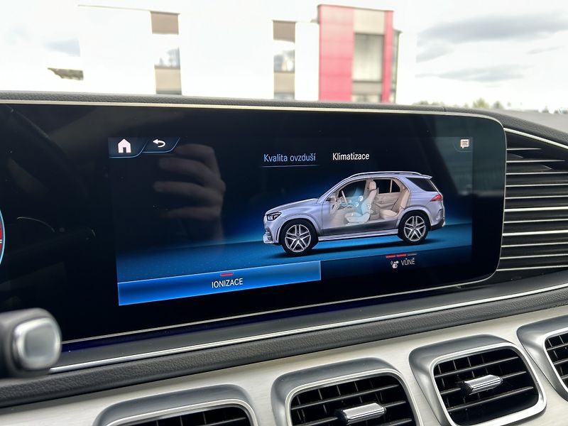 Mercedes-Benz GLE 53 AMG 4MATIC+ AIRMATIC - fotka 24 z 30