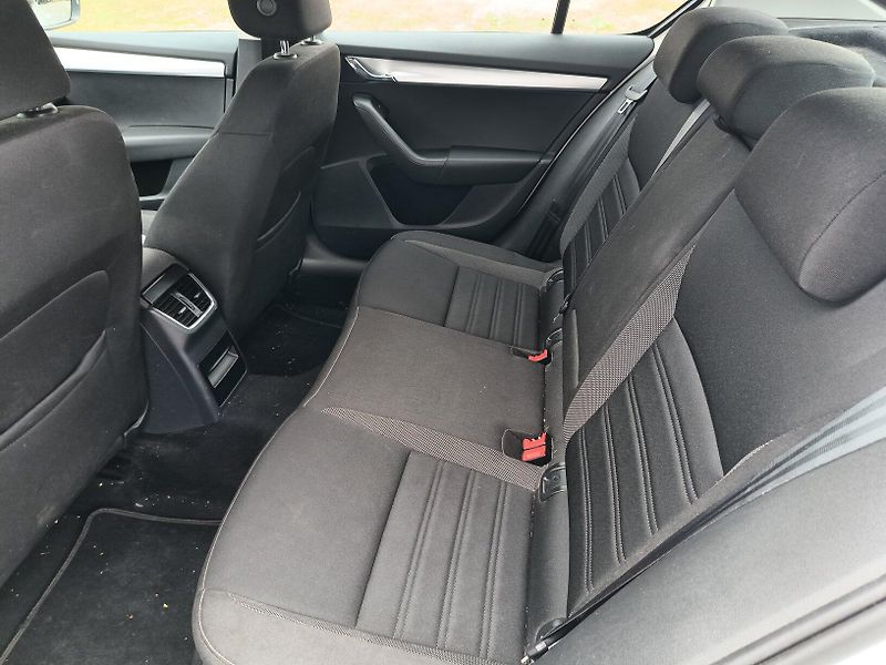 Škoda Octavia III 2.0 TDI - fotka 30 z 42
