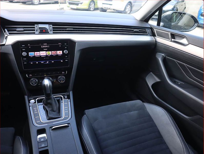 Volkswagen Passat (2019) 2.0 TDI - fotka 8 z 24