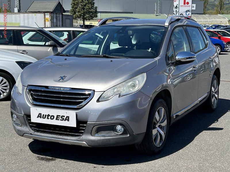 Peugeot 2008 (2016) 1.2PT, Allure - fotka 3 z 16