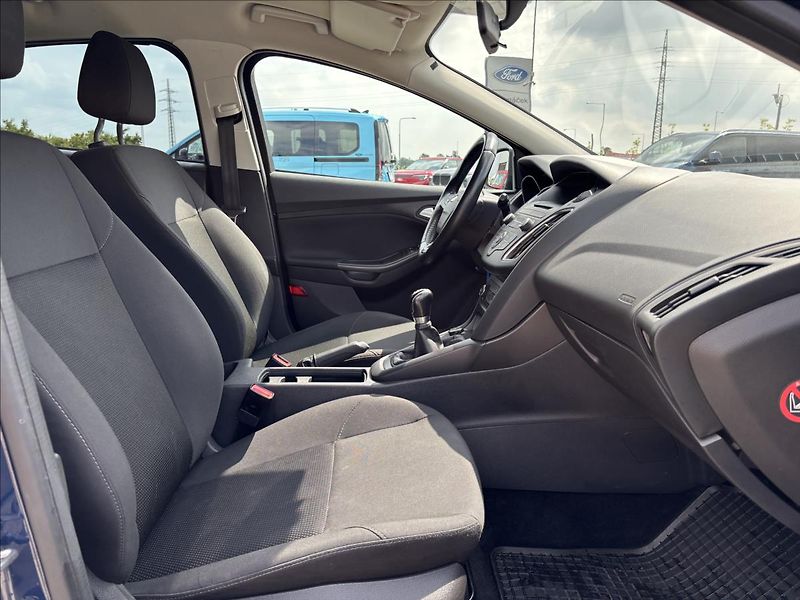 Ford Focus 1,6 Trend 1.6 Duratec Ti-VCT - fotka 16 z 33