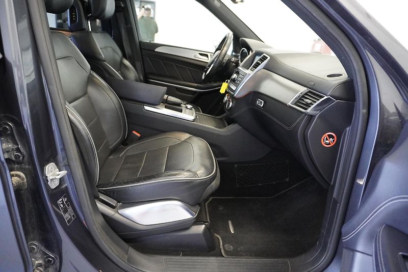 Mercedes-Benz GL GL350 3,0D V6 4MATIC AUT. - fotka 33 z 36