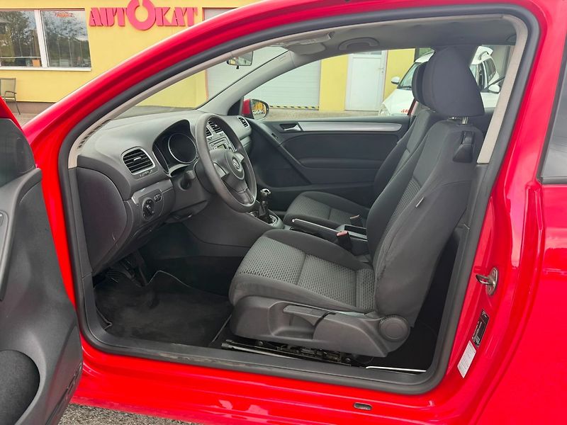 Volkswagen Golf 1.2TSi Klima/1MAJ/BezKoroze - fotka 9 z 21
